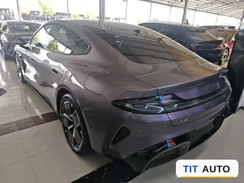 2024 MI SU7 6