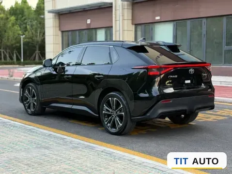 2022 Toyota bZ4X 5