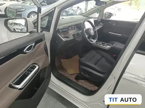 2024 GAC Trumpchi E8 PHEV 11