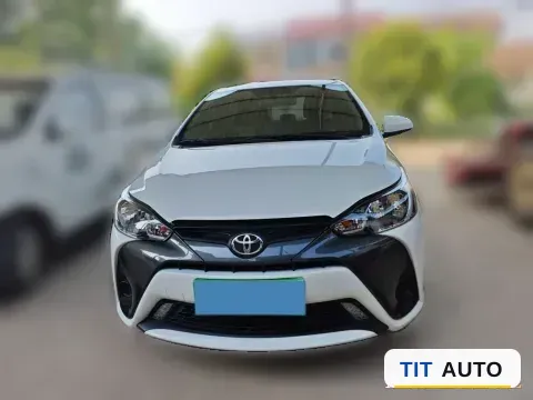 2022 Toyota Yaris L 2