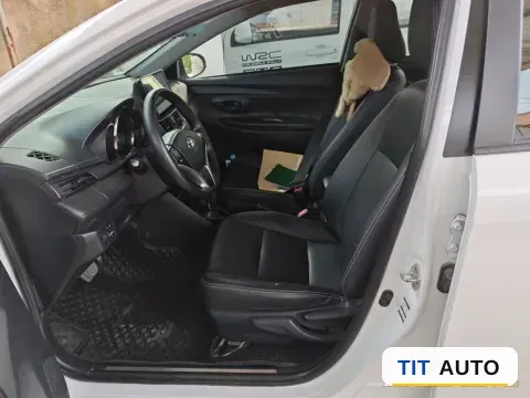 2022 Toyota Yaris L 14