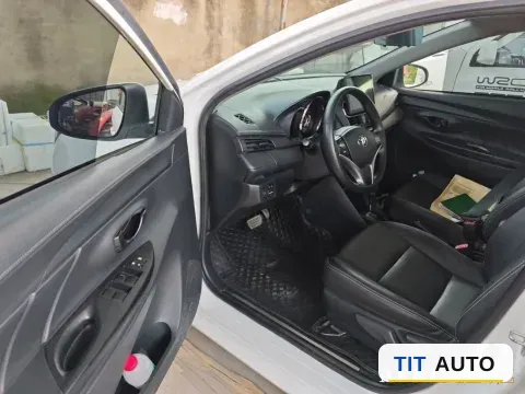 2022 Toyota Yaris L 8