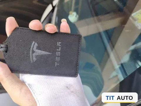 2022 Tesla Model Y 8