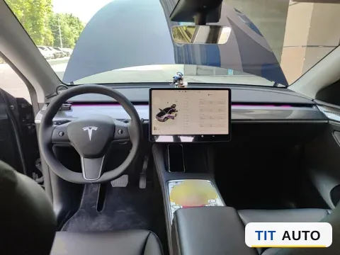 2022 Tesla Model Y 9