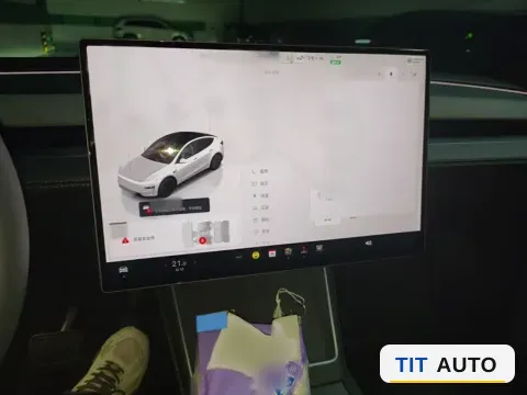 2026 Tesla Model Y 15