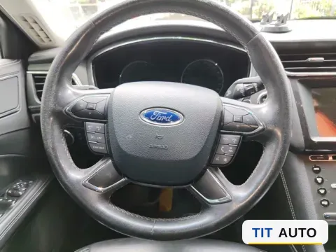 2018 Ford Taurus 11