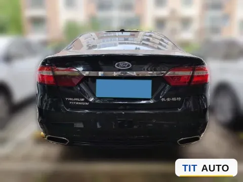 2018 Ford Taurus 5