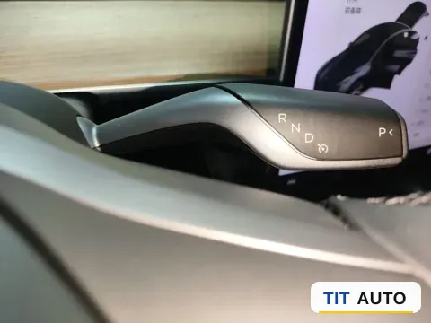 2021 Tesla Model Y 17