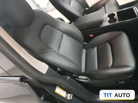 2021 Tesla Model Y 23