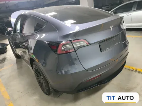 2021 Tesla Model Y 6