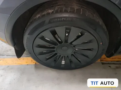 2021 Tesla Model Y 9