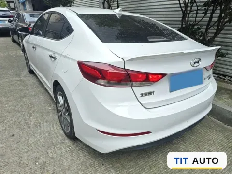 2016 Hyundai Elantra 4