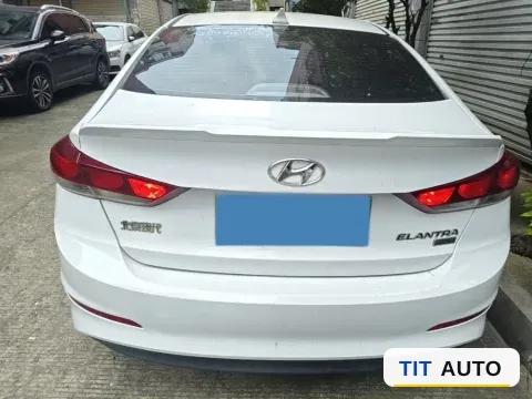2016 Hyundai Elantra 5