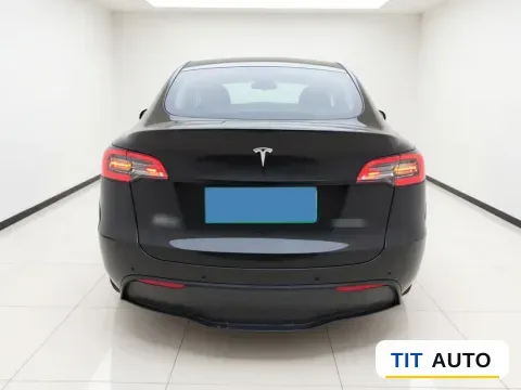 2022 Tesla Model Y 5