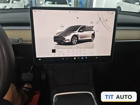 2022 Tesla Model Y 12