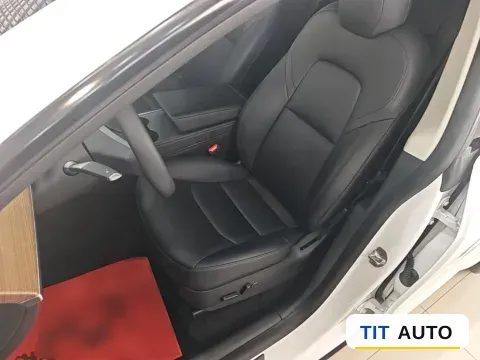 2022 Tesla Model Y 14