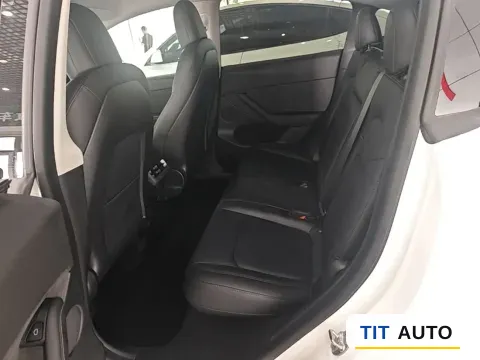 2022 Tesla Model Y 16