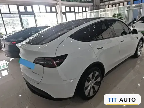 2022 Tesla Model Y 6
