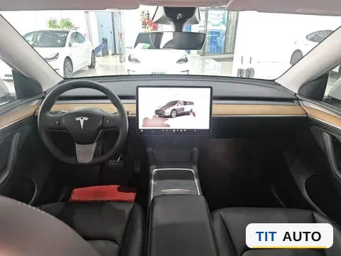 2022 Tesla Model Y 9
