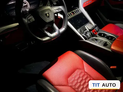 2021 Lamborghini Urus 4
