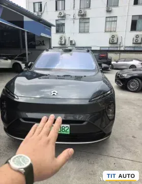 2024 Porsche Macan All-Electric 2