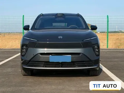 2024 Porsche Macan All-Electric 2