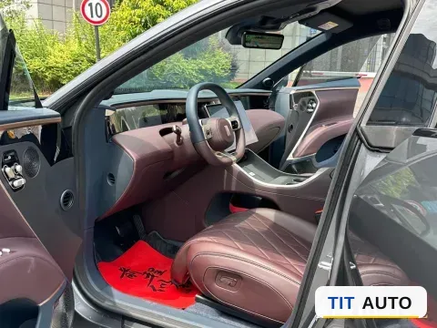 2025 Avatr 11 4