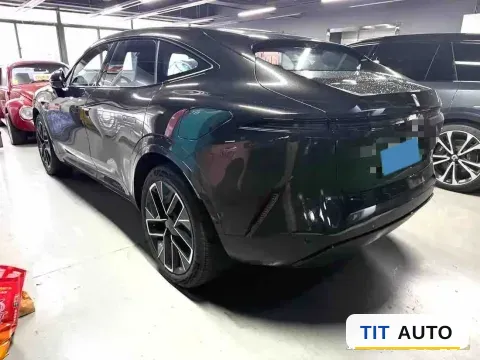 2025 Avatr 11 6