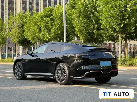 2024 Avatr 12 9