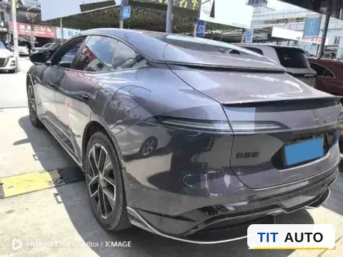 2025 Avatr 06 2