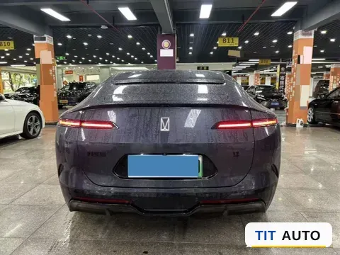 2024 Avatr 12 8