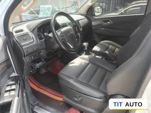 2018 Isuzu Mu-X 3