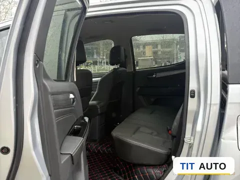 2019 Isuzu D-MAX 5