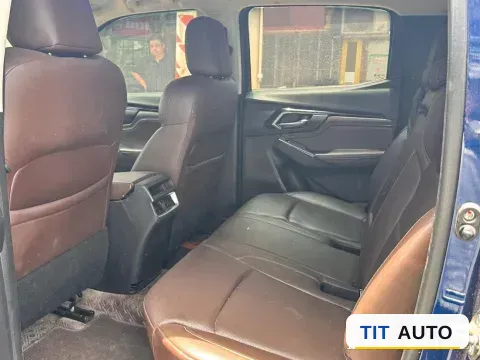 2021 Isuzu D-MAX 6