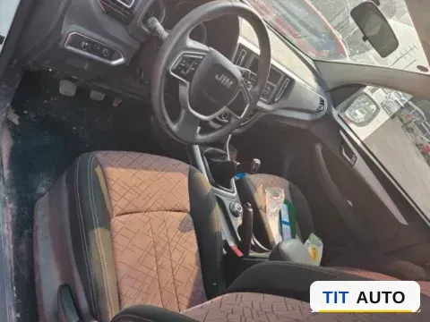 2022 Isuzu RE-MAX Jim 3
