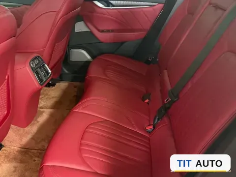 2022 Maserati Levante 7