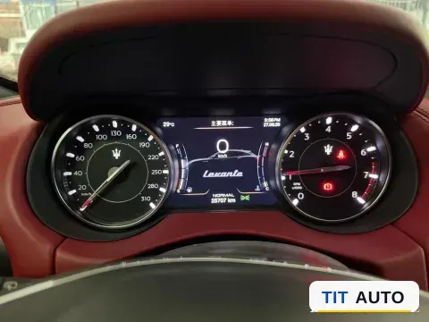 2022 Maserati Levante 8