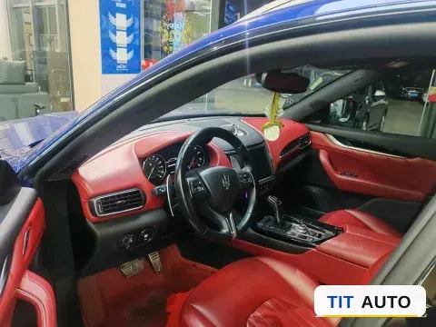 2021 Maserati Levante 2