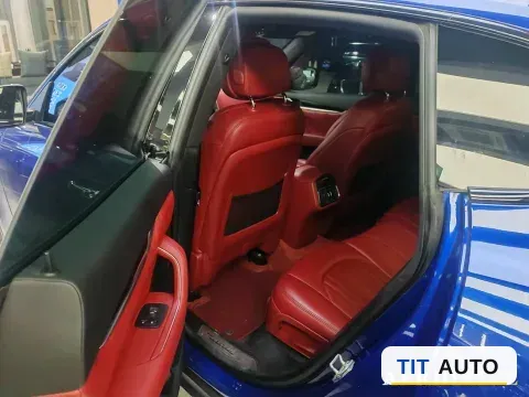 2021 Maserati Levante 3