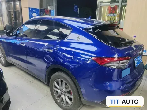 2021 Maserati Levante 4