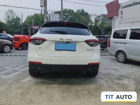 2021 Maserati Levante 3