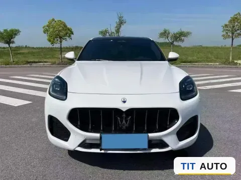 2022 Maserati Levante 2