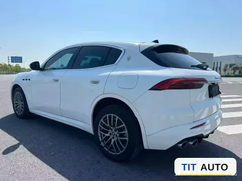 2022 Maserati Levante 5