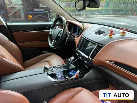 2019 Maserati Levante 10