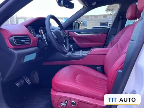 2021 Maserati Levante 2