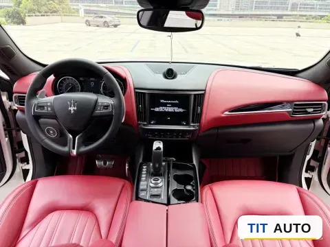 2021 Maserati Levante 3