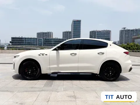 2021 Maserati Levante 6