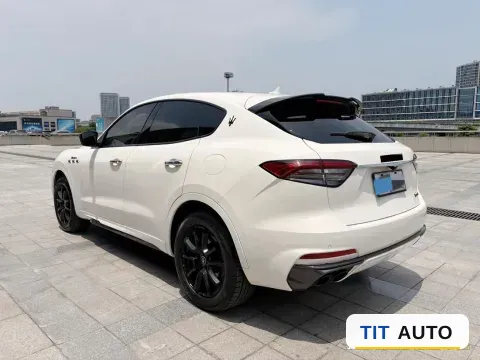 2021 Maserati Levante 7