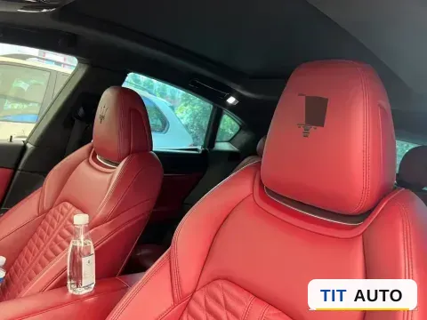 2019 Maserati Levante 4