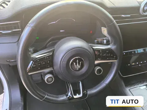 2022 Maserati Levante 11